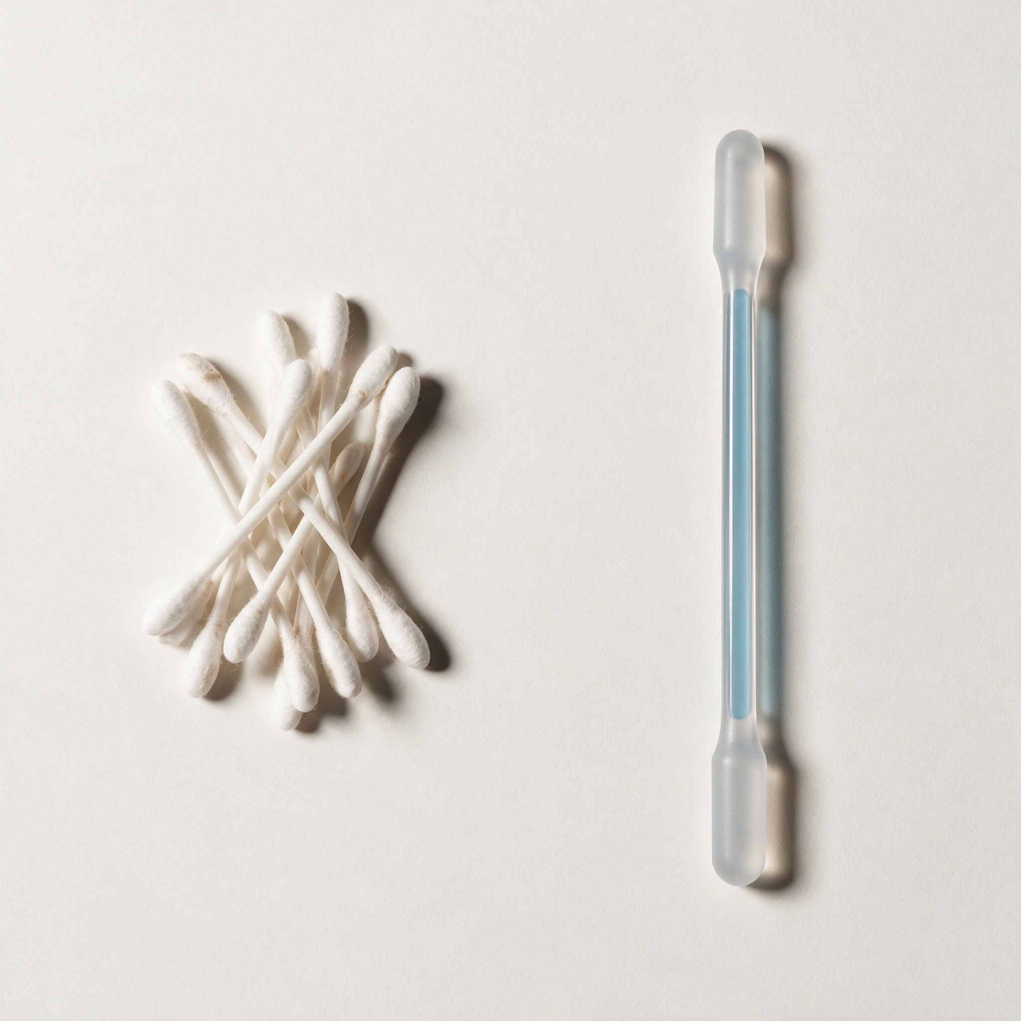 Coton-tiges usages face a un Otiva Stick propre